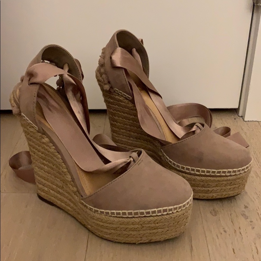 Schutz Wedges